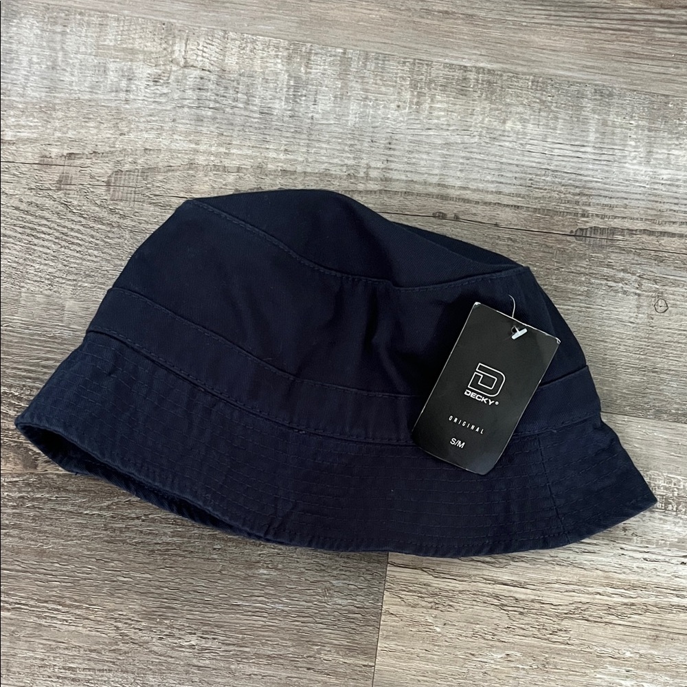Decky | Navy Bucket Hat